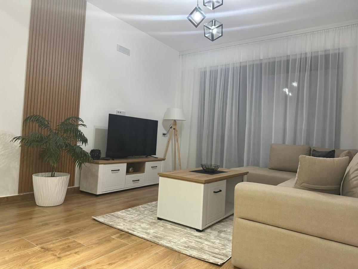 Nejra Apartment Ulcinj Eksteriør billede