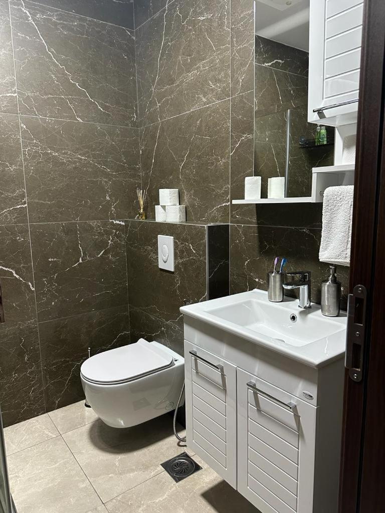 Nejra Apartment Ulcinj Eksteriør billede